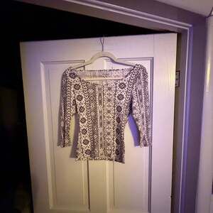 Mudd Women's Medium Black and White Geometric Aztec Print 3/4 Sleeve Ribbed Knit